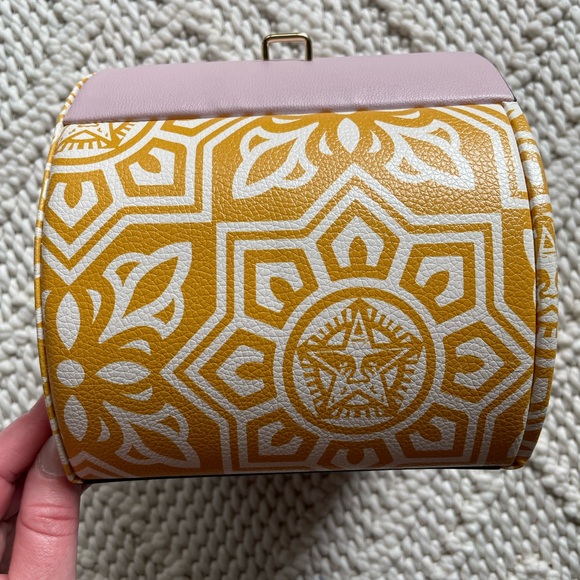 Vlando | Pink Yellow Faux Leather Jewelry Case - Picture 7 of 16